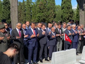 15 Temmuz şehitleri Edirnekapı'daki kabirleri başında anıldı (Galeri)