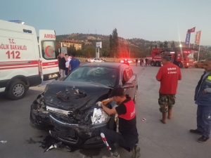 Adıyaman'da iki otomobil çarpıştı: 7 yaralı(Galeri)