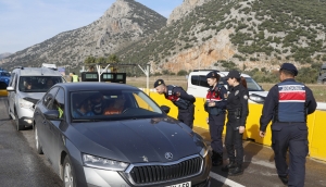 Antalya'da, Cumhuriyet tarihinin en büyük kaçak içki operasyonu(Galeri)