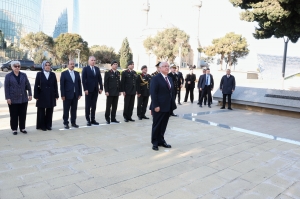 Bakan Güler, Azerbaycan’da Türk Şehitliğini ziyaret etti(Galeri)