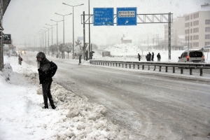 Bitlis'te kar yağışı; 44 köy yolu kapandı, eğitime 1 gün ara verildi(Galeri)