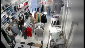 Buldukları kredi kartıyla parça parça alışveriş yaptılar(Galeri)