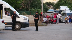 'Çeyrek altın' kavgasının tarafları bayram ziyaretinde karşılaştı: 1 polis yaralandı, 2 gözaltı(Galeri)
