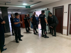 Düğünde ‘halay’ kavgası, hastane önünde devam etti: 5 yaralı(Galeri)