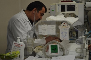 Elazığ’da 12 parmak bağırsağı tıkanıklığı olan 2 bebek, ameliyatla sağlığına kavuştu(Galeri)