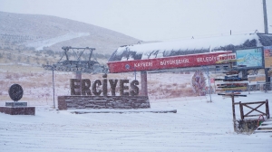 Erciyes'te kar yağışı etkili oldu(Galeri)