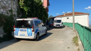 Evin salonunda çıplak halde ölü bulundu(Galeri)
