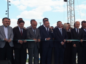 Fuat Oktay: Afetlerde tatilde gezenler varken biz yatırımları hayata geçiriyoruz(Galeri)