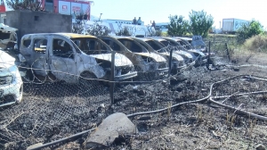 (Geniş haber) Sancaktepe'de otopartaki yangında 16 araç hasar gördü (Galeri)