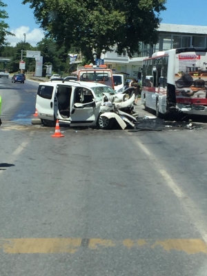 Hafif ticari araç, otobüse arkadan çarptı: 2 ölü, 3 yaralı(Galeri)