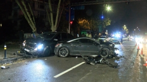 Kadıköy'de alkollü sürücü denetim noktasında kaza yaptı(Galeri)