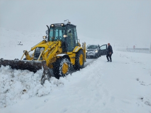 Kars’ta 7 köy yolu ulaşıma kapandı(Galeri)