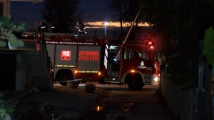 Maltepe'de arkadaşını ziyarete geldi; 7 metrelik inşaat temeline düştü (Galeri)