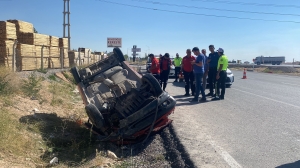 Niğde'de kamyonet takla attı: 8 yaralı(Galeri)