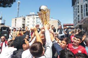 Samsunspor şampiyonluk kupasını taraftarıyla buluşturuyor(Galeri)