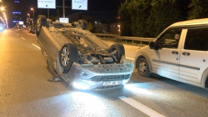 Ümraniye 'de takla atan otomobilden burnu bile kanamadan çıkan sürücü: Kapışma ve makas yok(Galeri)