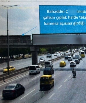 Üst geçitte soyunup kadına saldırdı(Galeri)