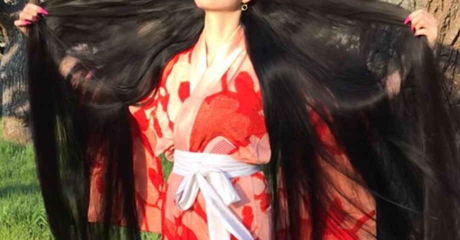15 yıldır saçlarını kestirmeyen Japon kadın rekora koşuyor