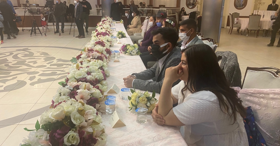 8 Nisan Dünya Romanlar Gününde 12 çift dünya evine girdi
