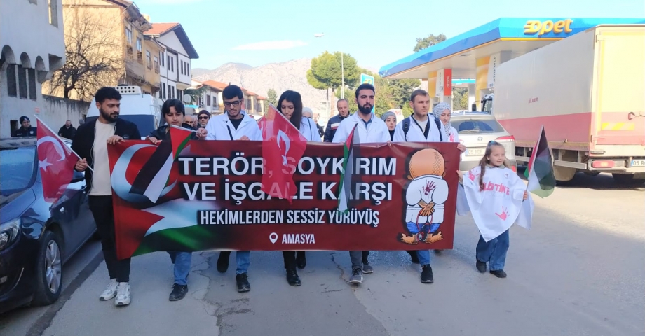 Amasya’da sağlık çalışanları Filistin için yürüdü