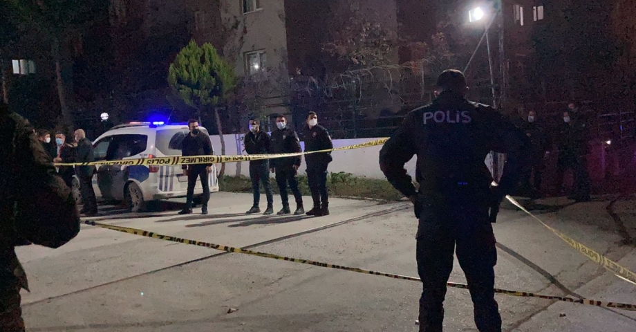 Arnavutköy'de silahlı saldırı: 2 yaralı  