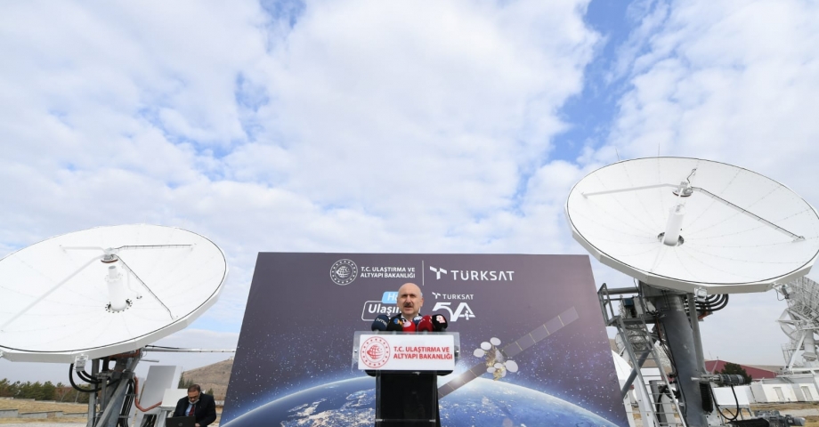 Bakan Karaismailoğlu: Türksat 5A ve 5B uydularının frekans bantları yer istasyonları kurulumunda son aşamadayız