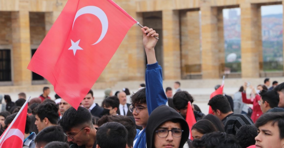 Bakan Kasapoğlu, gençler ve sporcularla Anıtkabir'i ziyaret etti
