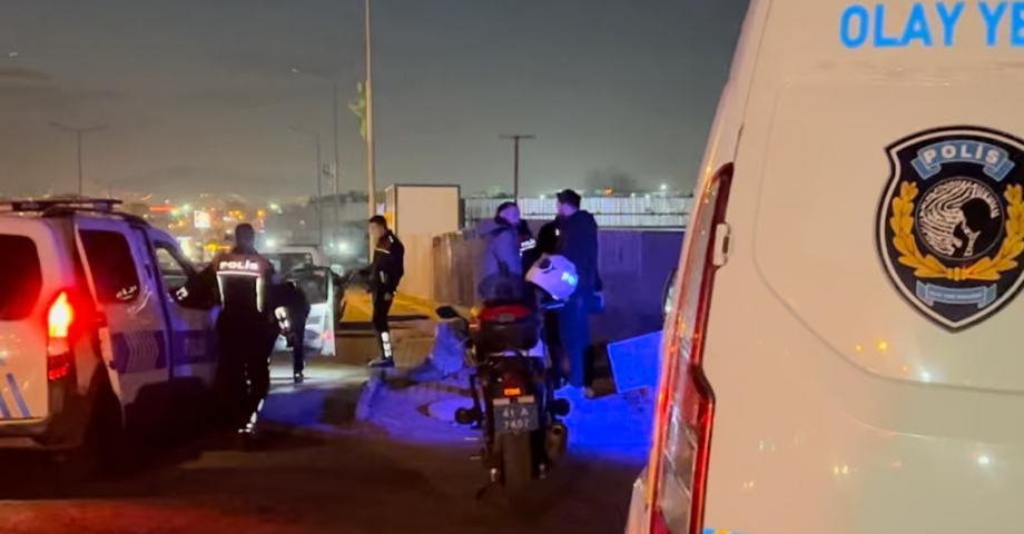 Caddede karşılaştığı eski eşi ve engellemeye çalışan arkadaşını pompalı ile vurdu: 2 yaralı