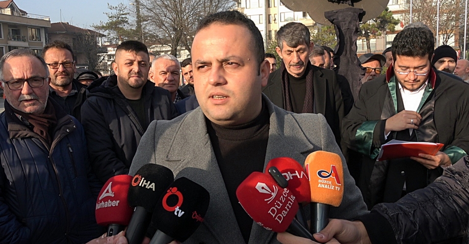 CHP'li milletvekili Özcan'ın 'Yığılca' ile ilgili sözlerine 'siyah çelenk' ile protesto