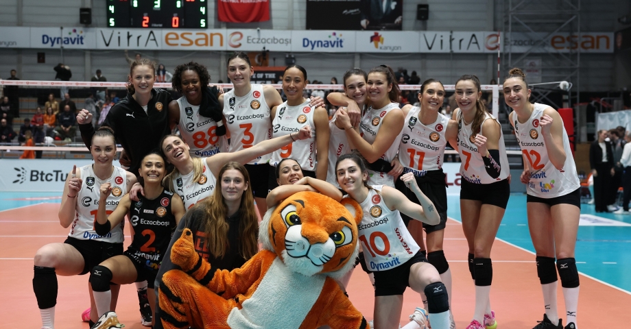 Eczacıbaşı Dynavit - THY: 3-0
