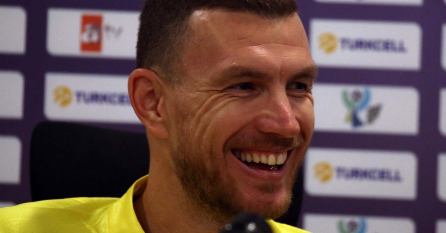 Edin Dzeko: Umarım kaptan olarak Fenerbahçe ile ilk kupamı kazanırım