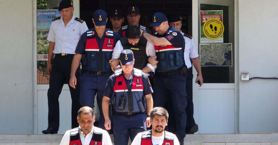 Eğitimci Arıkan ve şoförünün öldürüldüğü çiftlik yakınındaki tarlada bıçak bulundu (2)