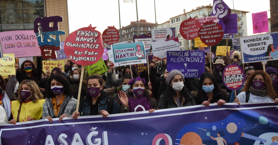Eskişehir’de Kadınlar Günü için yürüyüş düzenledi