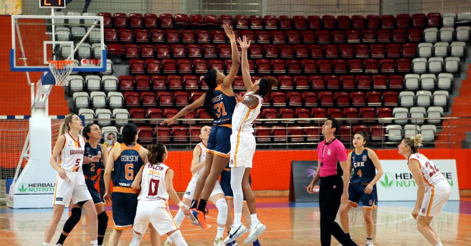 Galatasaray - Yenişehir Belediyesi Çukurova Basketbol Kulübü: 73-52