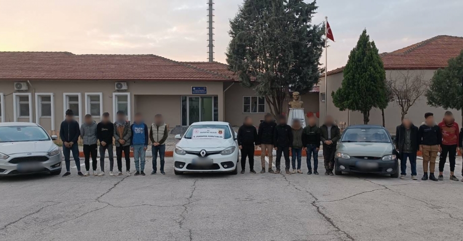 Gaziantep'te 19 kaçak göçmen yakalandı, 3 organizatör tutuklandı