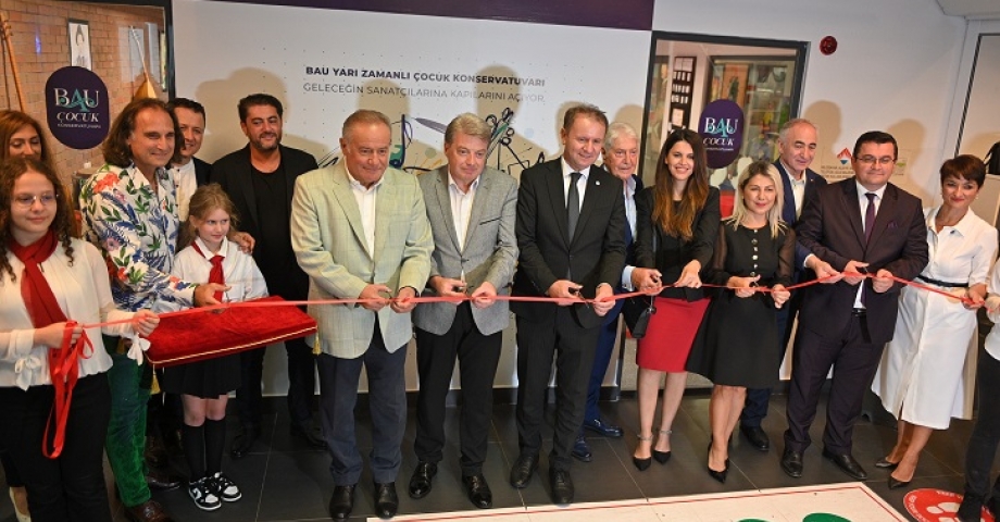 Geleceğin yeteneklerine ünlü sanatçılardan dev destek