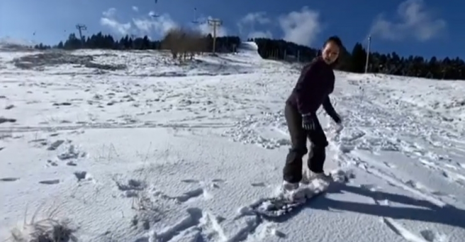 Hülya Avşar, Uludağ'da kayak yaptı