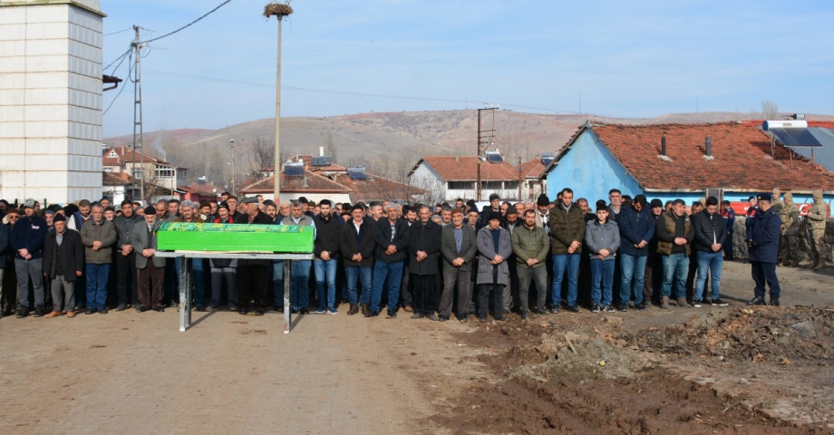 İki ailenin kavgasında ölen Salih, güvenlik önlemleri altında toprağa verildi