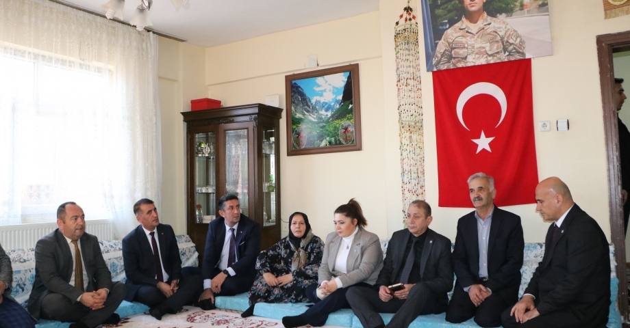 İYİ Parti  heyeti, Hakkari'de şehit ailelerini ziyaret etti