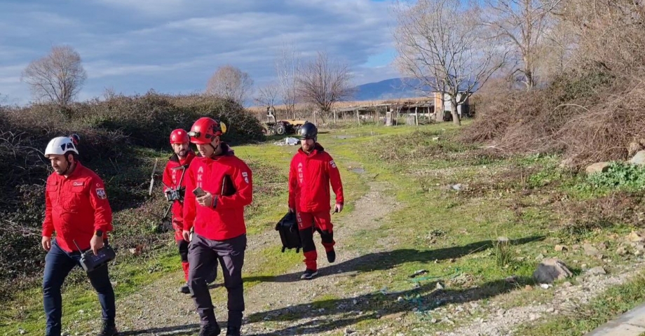 Kaçak göçmen, göl kıyısında sazlıkların arasında yakalandı