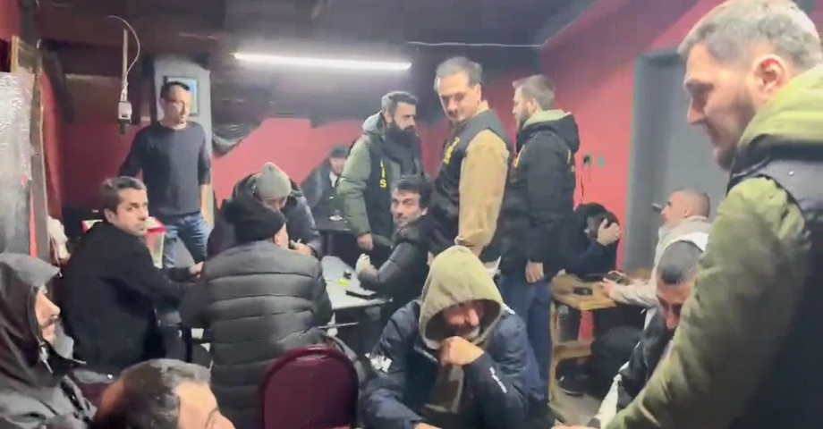 Kağıthane'de çatı katına tombala baskını