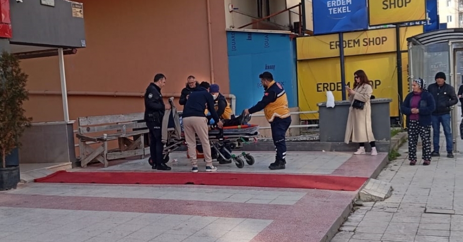 Kayıp halı tartışmasında komşusunu bıçakladı