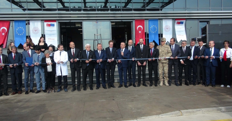 Kilis'te, 400 yataklı Prof. Dr. Alaeddin Yavaşca Devlet Hastanesi hizmete açıldı