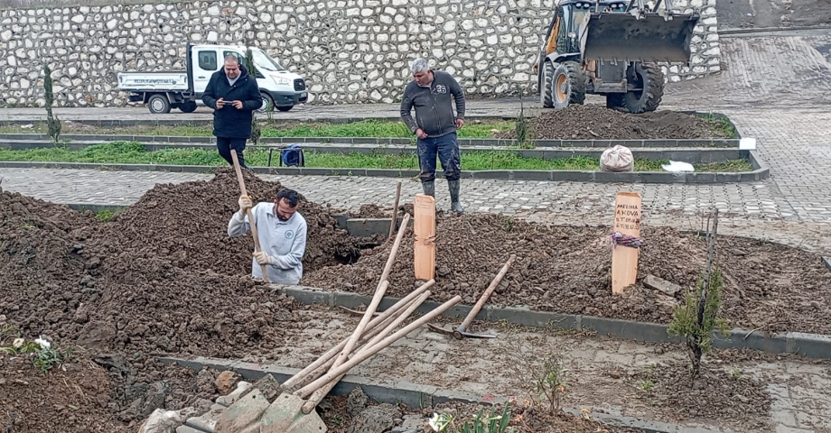 Kimsesizler mezarlığına defnedilen Ukraynalı denizcinin cenazesi, ülkesine götürülüyor