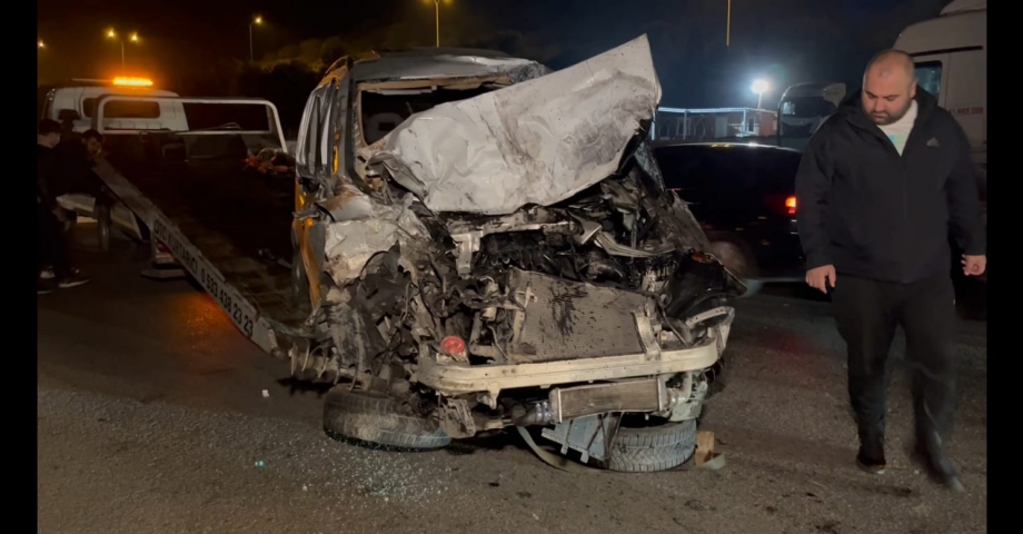 Kocaeli'de 3 aracın karıştığı zincirleme kaza: 7 yaralı