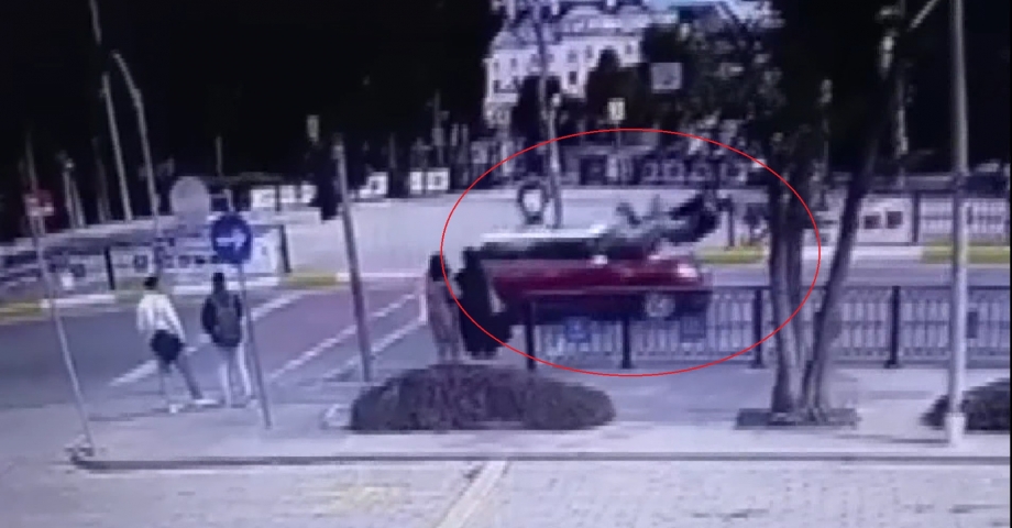 Küçükçekmece’deki feci kaza anı kamerada
