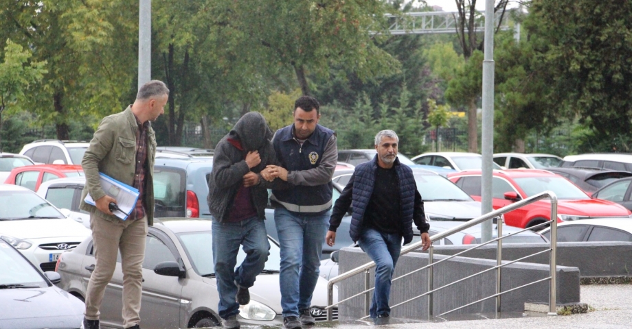 Maaşını çeken emekliyi gasbeden şüpheli tutuklandı