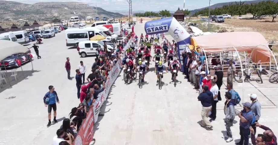 Malatya'da 'Uluslararası Levent Vadisi Dağ Bisiklet Yarışı' düzenlendi