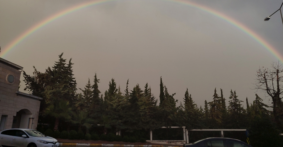 Mersin'de, fırtına ve yağmur sonrası gökkuşağı oluştu