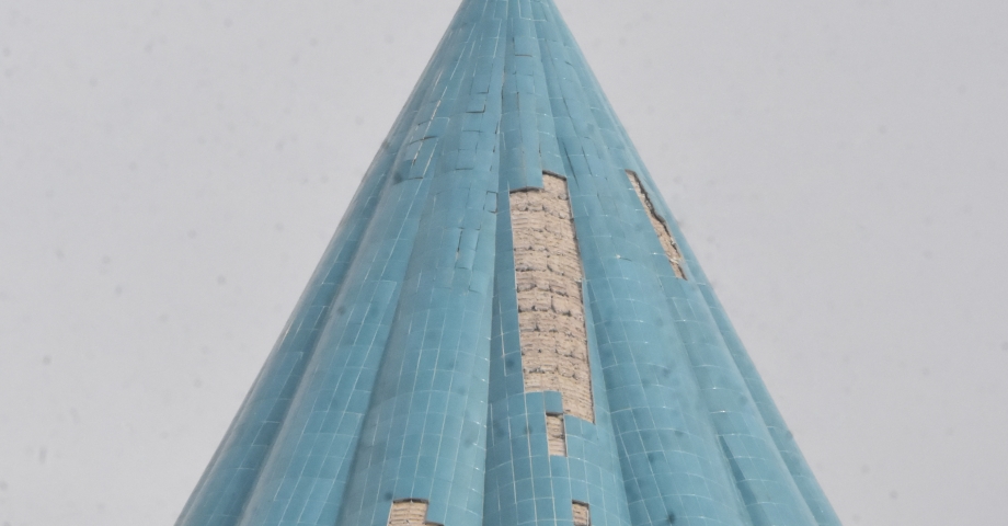Mevlana Müzesi'nin Kubbe-i Hadra'sının yeni çinileri döküldü 